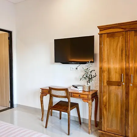 Kayu Tulang - Island Boy Guesthouse Prime Canggu